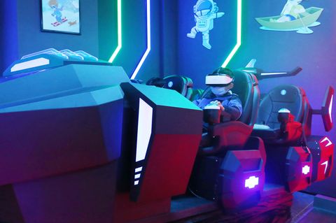 Über VR-Brillen können Kinder im Metaverse spielen