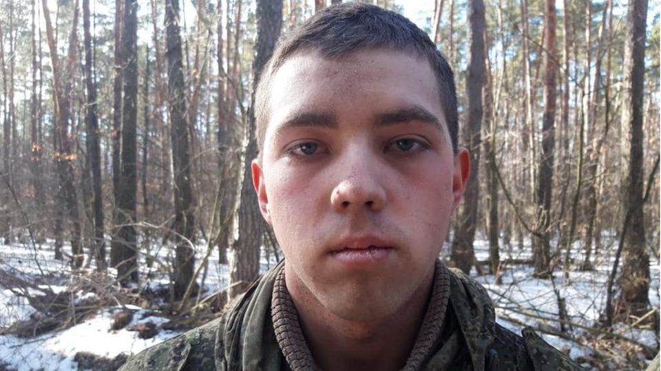 Ukraine: The Ukrainian military presented this young man as a Russian prisoner on the first day of the war