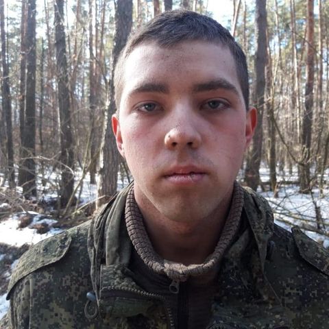 Ukraine: Das ukrainische Militär präsentierte am ersten Tag des Krieges diesen jungen Mann als russischen Gefangenen
