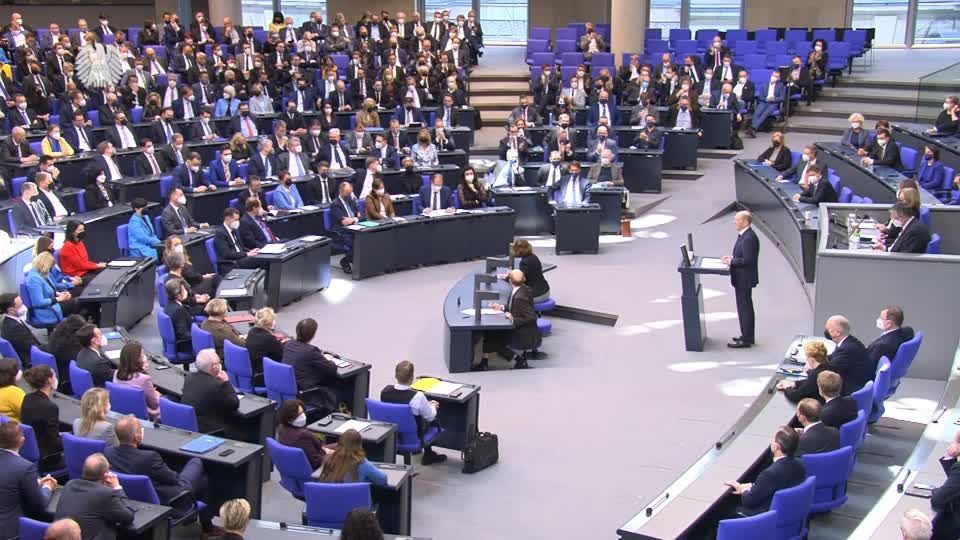 Video: Scholz kündigt Kehrwende an - Künftig mehr Ausgaben für Bundeswehr Video: Scholz kündigt Kehrwende an - Künftig mehr Ausgaben für Bundeswehr