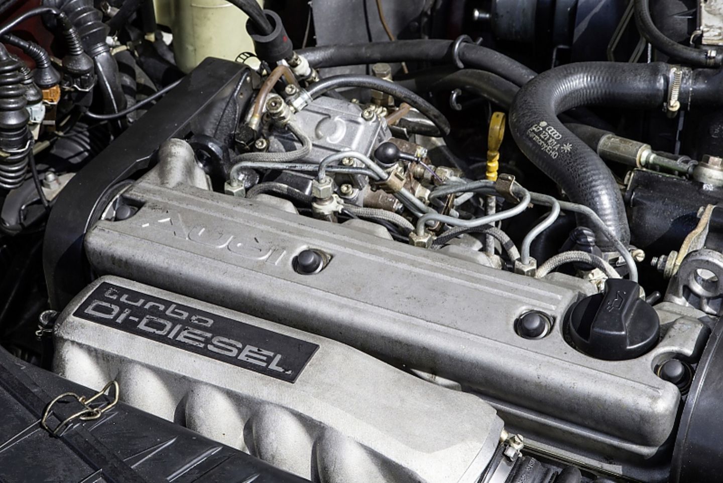 Audi 100 C3 Typ 44
