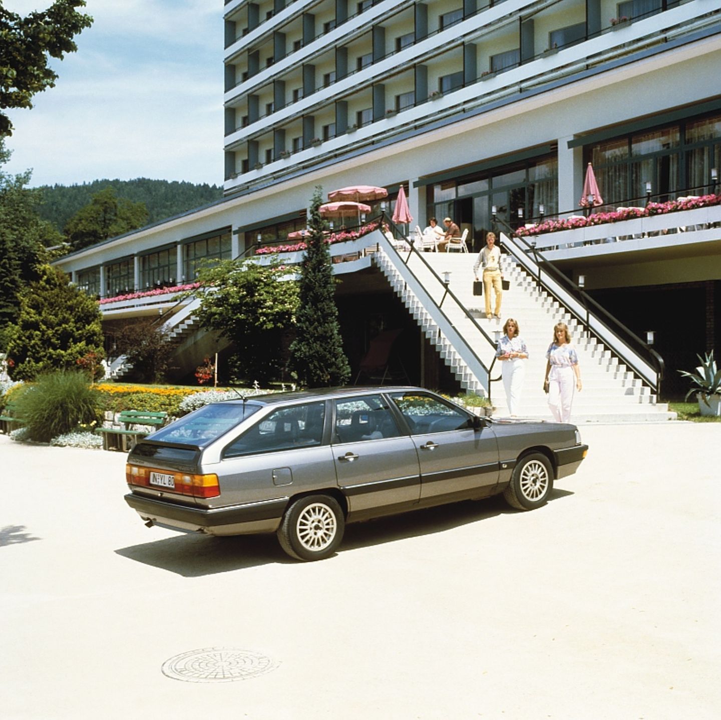 Audi 200 Typ 44