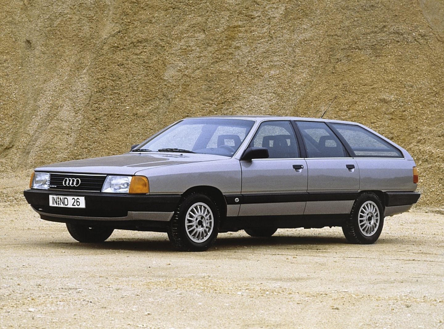 Audi 100 Typ 44