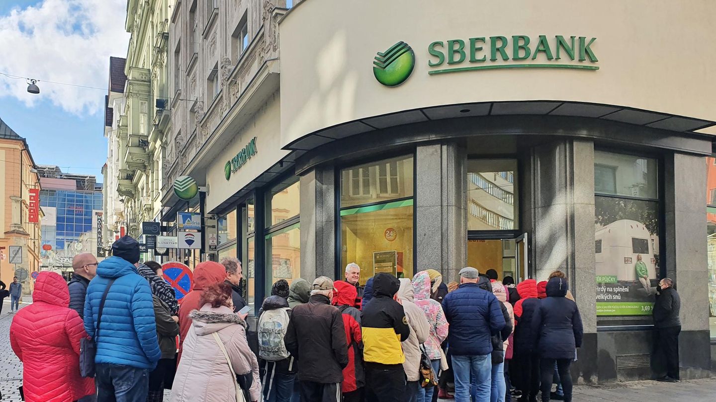 Sberbank: Tochter-Gesellschaften der russischen Bank droht die Pleite