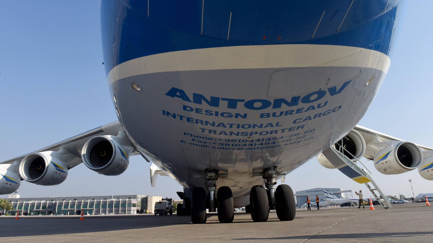 Antonow An-225
