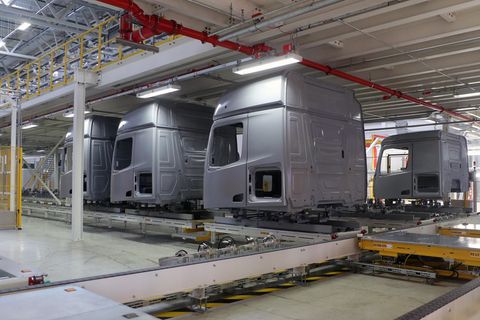 Die Produktion von Fahrerkabinen durch Daimler Truck und Kamaz in der russischen Stadt Nabereschnyje Tschelny
