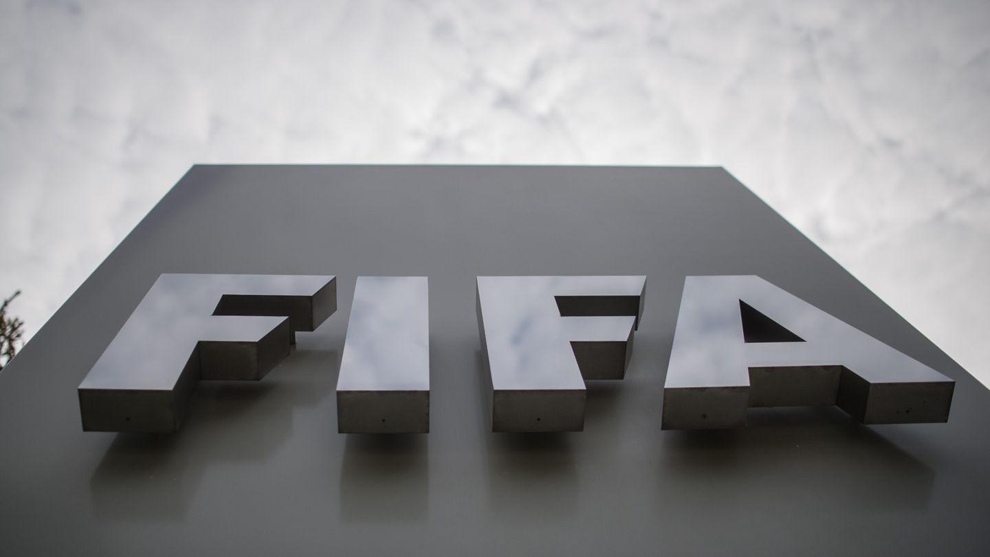 FIFA Logo 10112011