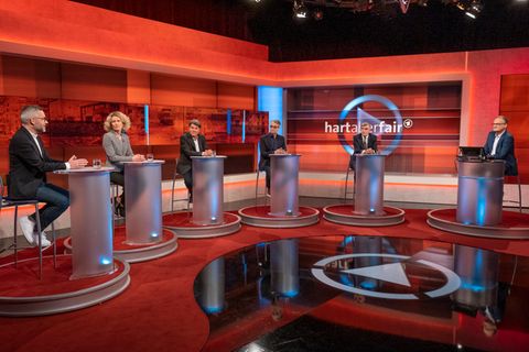 Das Thema bei "Hart aber fair" am 28.02.2022: "Triumph der Gewalt: Wie hilflos ist der Westen gegen Putin?"