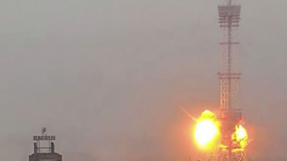 Ukraine-Krieg: Videos zeigen Angriff auf Kiewer Fernsehturm – getötete Zivilisten auch in Charkiw