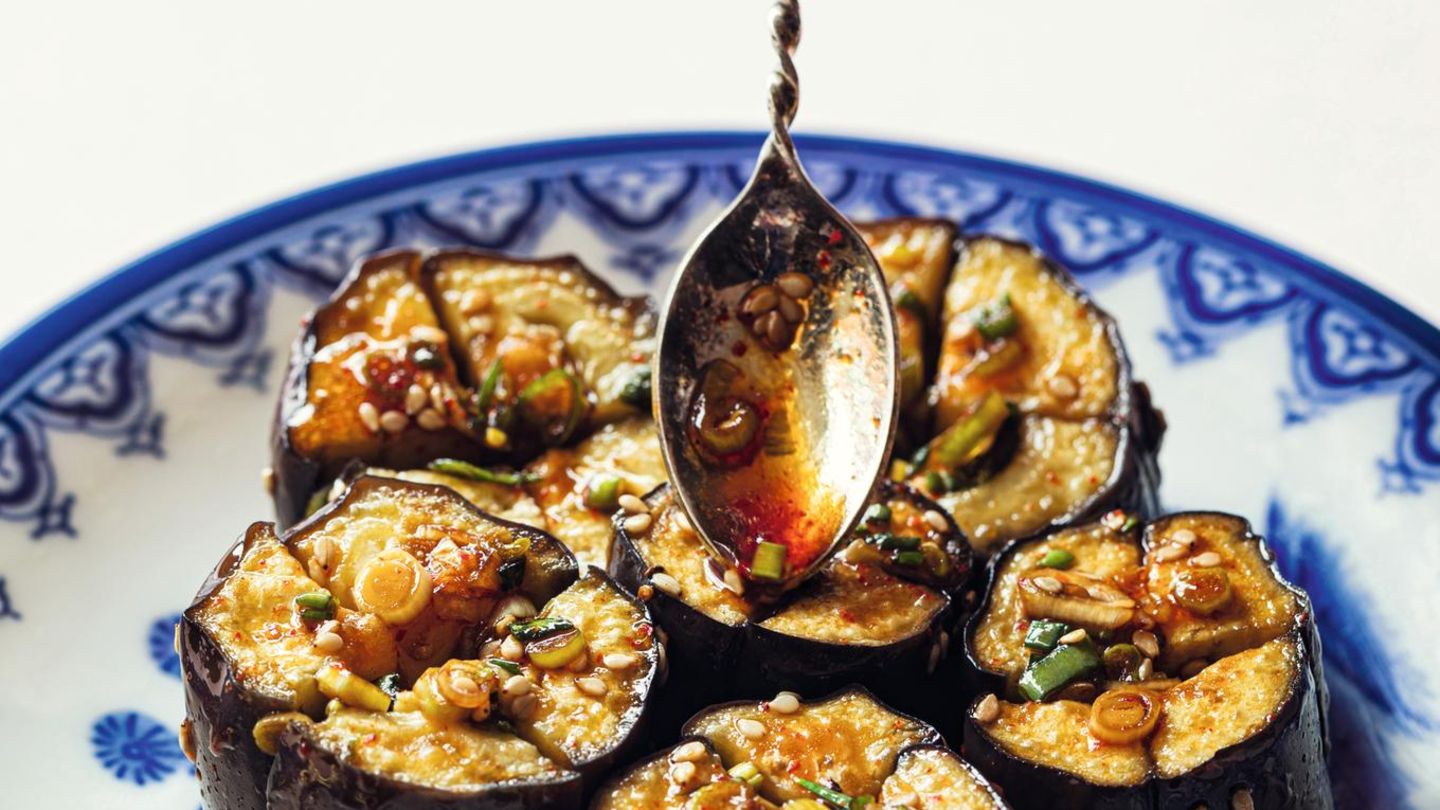 Gedämpfte Aubergine: Gaji Yangnyeomdechim Gedämpfte Aubergine
