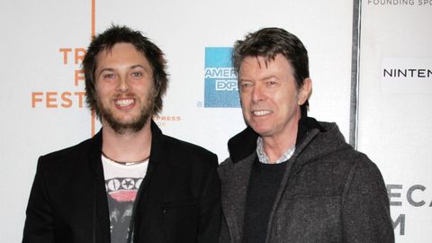 Duncan Jones mit seinem Vater David Bowie im Jahr 2009
