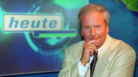So erinnern sich wohl viele Zuschauer an ihn: Claus Seibel, Moderator der ZDF-Nachrichtensendung "heute", im August 1998