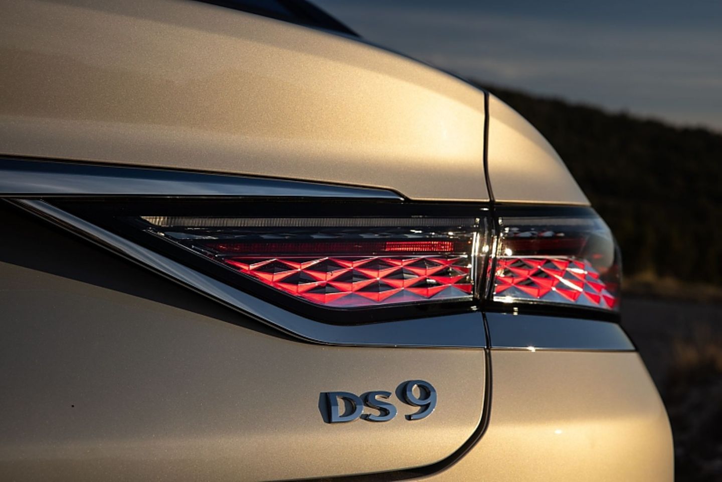 DS 9 E-Tense 250