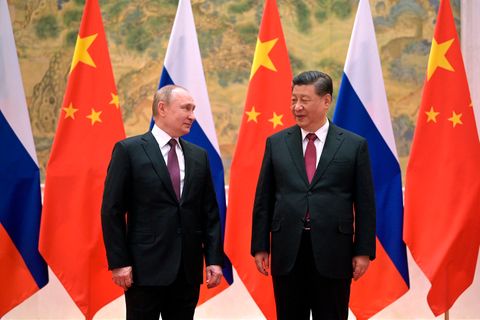 Chinas Präsident Xi Jinping (r.) und sein russischer Amtskollege Wladimir Putin