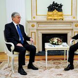 Wladimir Putin bei einem Treffen mit Kasachstans Präsident Kassym-Jomart Tokajew im Kreml