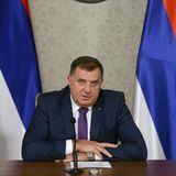 Milorad Dodik, Mitglied des dreiköpfigen Staatspräsidiums, spricht bei einer Pressekonferenz