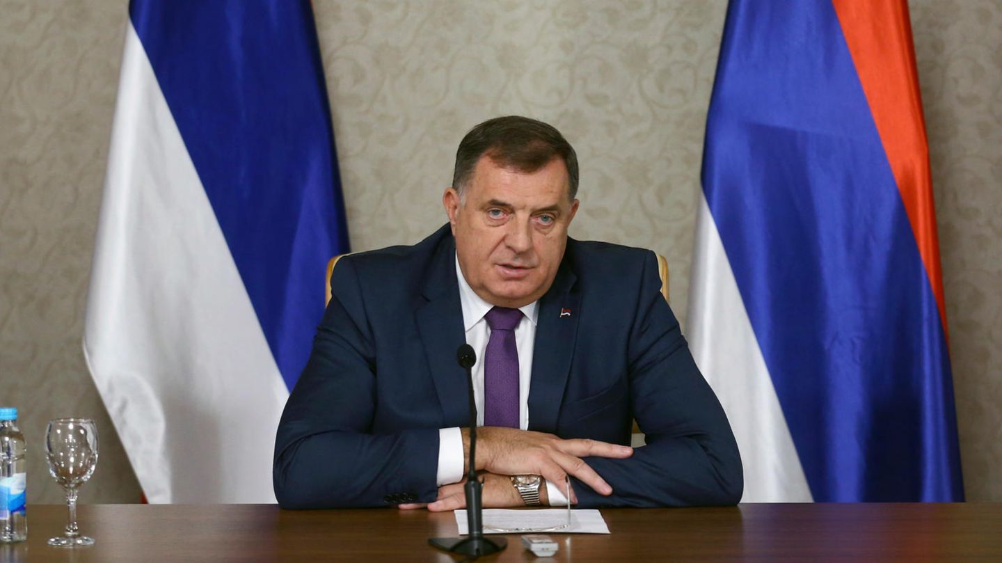 Bosnien-Herzegowina Milorad Dodik, Mitglied des dreiköpfigen Staatspräsidiums, spricht bei einer Pressekonferenz