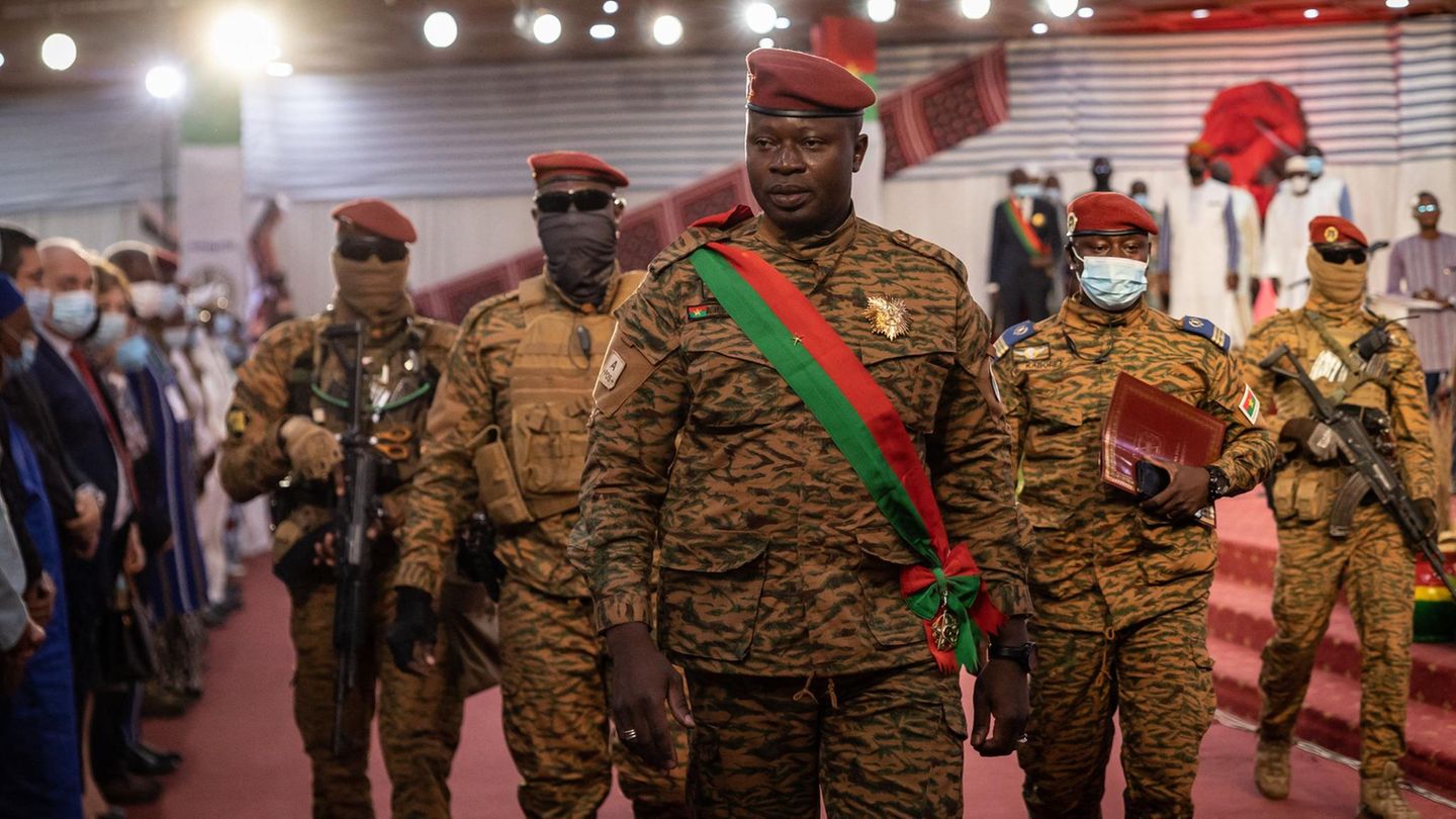 Lieutenant-Colonel Paul-Henri Sandaogo Damiba, Präsident von Burkina Faso