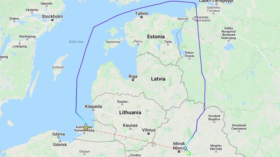 Flug von Kaliningrad nach Minsk: Eine Karte zeigt den riesigen Umweg, den der Flieger wegen des Ukraine-Kriegs nehmen musste.