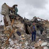 Gesicher Krieg - Mann und Trümmer in Schytormyr