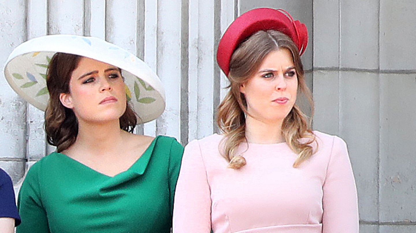 Prinzessin Eugenie (l.) und Prinzessin Beatrice auf dem königlichen Balkon des Buckingham Palastes 2018