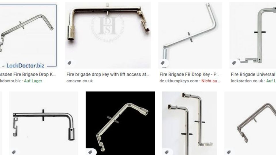 Eine Google-Übersichtsseite zeigt Fotos von "Fire Brigade Drop Keys"