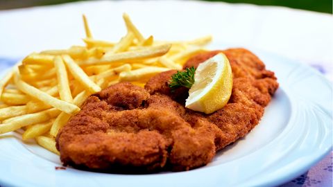 Schnitzel, ein Klassiker der österreichischen und deutschen Küche