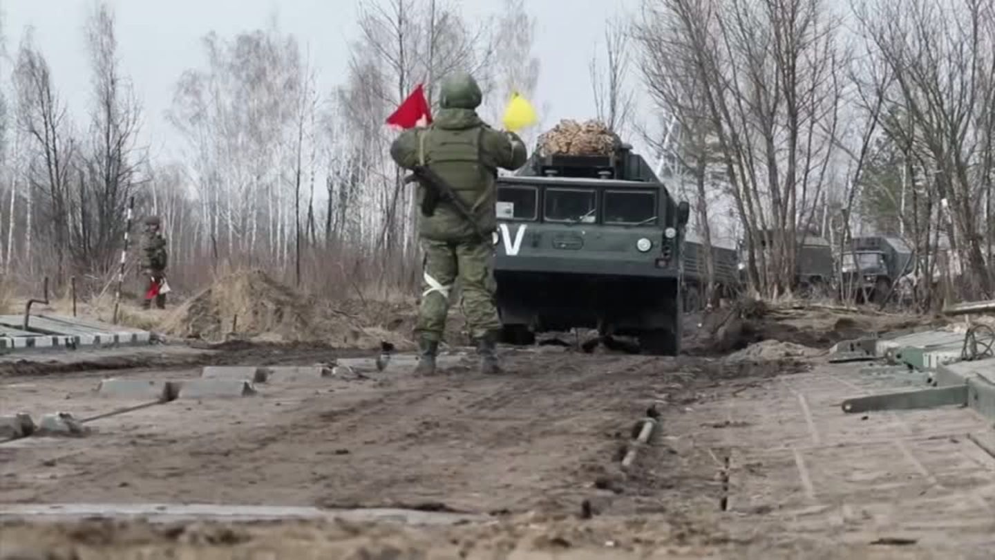 Russian authorities publish pictures of troop deployment in front of Kiev