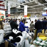 Ikea spricht von einer "vorübergehenden" Schließung. Doch viele Russen fürchteten offenbar, dass die schwedischen Möbelhäuser so schnell nicht wieder öffnen. Schweden unterstützt die Ukraine im Krieg mit Russland unter anderem mit Waffenlieferungen.