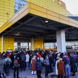 Ikea schließt in Russland nicht nur die Pforten der Möbelhäuser, sondern stoppt auch die Produktion sowie Im- und Exporte.