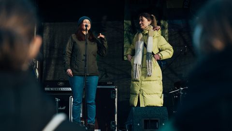 Gemeinsamer Auftritt von Kathrin Henneberger und Nyke Slawik