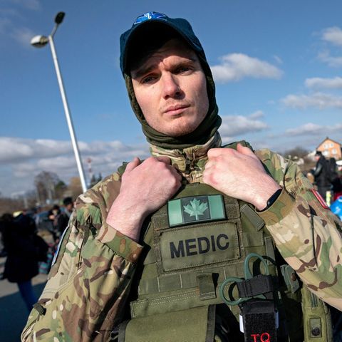 Ukraine: Der aus Kanada stammende Anthony Walker (29 Jahre) an dem polnisch-ukrainischen Grenzuebergang Medyka