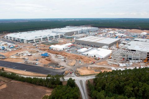 Das Tesla-Werk in Grünheide ist in weiten Teilen bereits fertig gestellt.