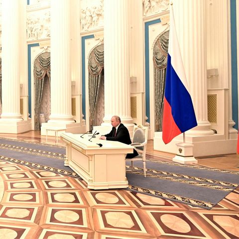 Putin im Kreml kurz vor Beginn der Kriegshandlungen