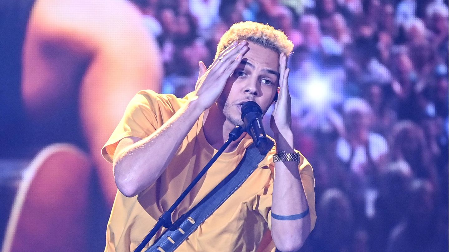 Malik Harris steht bei der Show "Germany 12 Points – der deutsche ESC-Vorentscheid" auf der Bühne