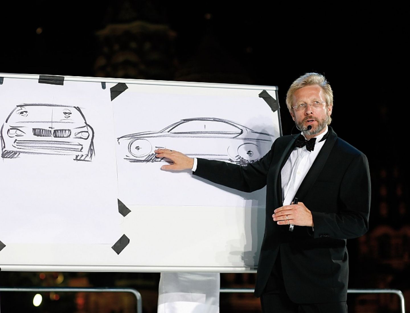 Das waren noch Zeiten: Chris Bangle präsentiert das BMW-Design auf dem Roten Platz in Moskau