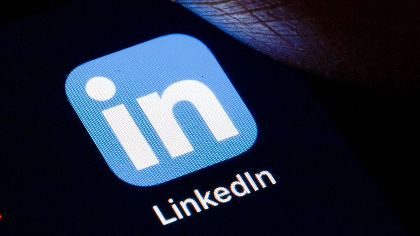 Eine LinkedIn-App auf einem iPhone-Bildschirm