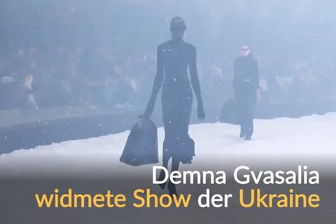 Video: Balenciaga-Show: Stürmische Zeiten