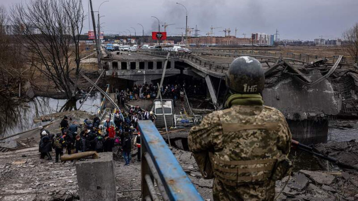 Ukraine War Day 12: New negotiations, Kharkiv under fire Ukraine War Day 12: New negotiations, Kharkiv under fire