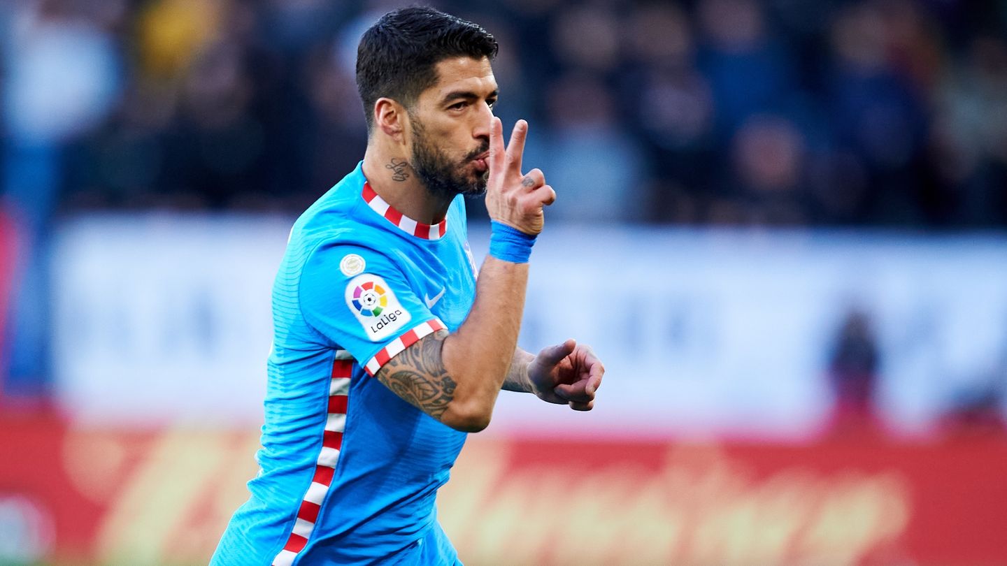 Report: Inter Milan knock on Luis Suarez’s door