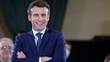 Emmanuel Macron ist 44 Jahre alt und seit 2017 Staatspräsident von Frankreich. Zuvor war er erst Berater, dann Minister unter Francois Hollande. Macrons Partei "La République en marche" (LRM) heißt auf Deutsch soviel wie "Die Republik in Bewegung". Er hat die letzte Wahl gewonnen mit dem Versprechen, das politische Leben Frankreichs zu erneuern und die Links-Rechts-Spaltung zu überwinden. Ob ihm das in seiner Amtszeit gelungen ist, müssen die Wählerinnen und Wähler entscheiden.