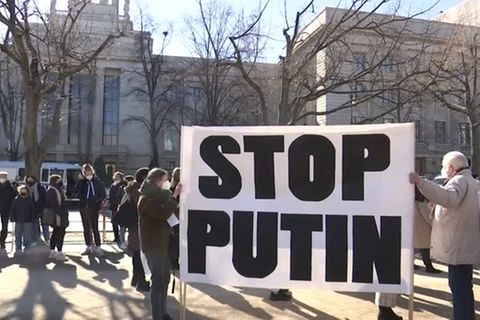 Video: Anti-Kriegs-Demo in Berlin