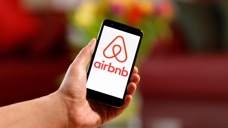 Tausende Menschen nutzen die Plattform Airbnb, um direkt Geld an Ukrainerinnen und Ukrainer zu spenden