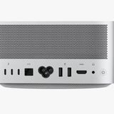 "Peek Performance": Auf der Rückseite gibt der Mac Studio sich anschlussfreudig - und bietet von Thunderbolt bis zur Audiobuchse alles, was das Herz begehrt.