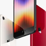 Die erste Produkt-Neuheit des Abends war die unspektakulärste: Das iPhone SE behält den alten Look und bleibt beim Design mit Homebutton. Im Inneren geht es aber hochaktuell zu: Mit dem A15-Chip gibt es Leistung satt.