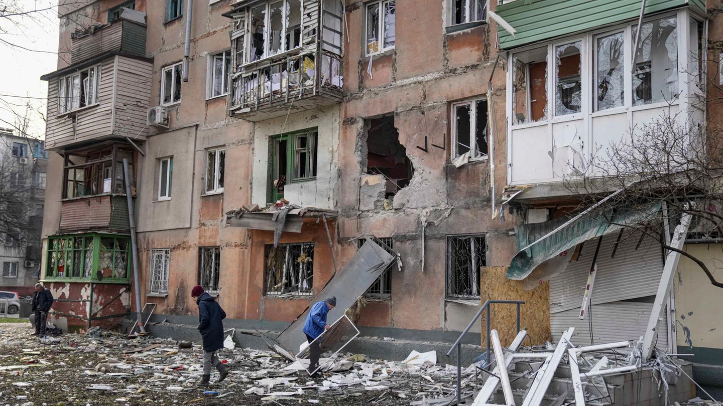 Ukraine: Beschädigtes Haus in Mariupol