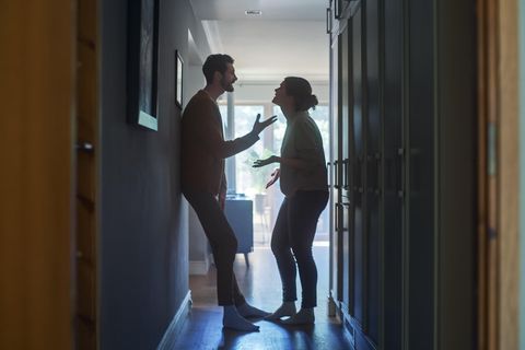Frau und Mann streiten sich