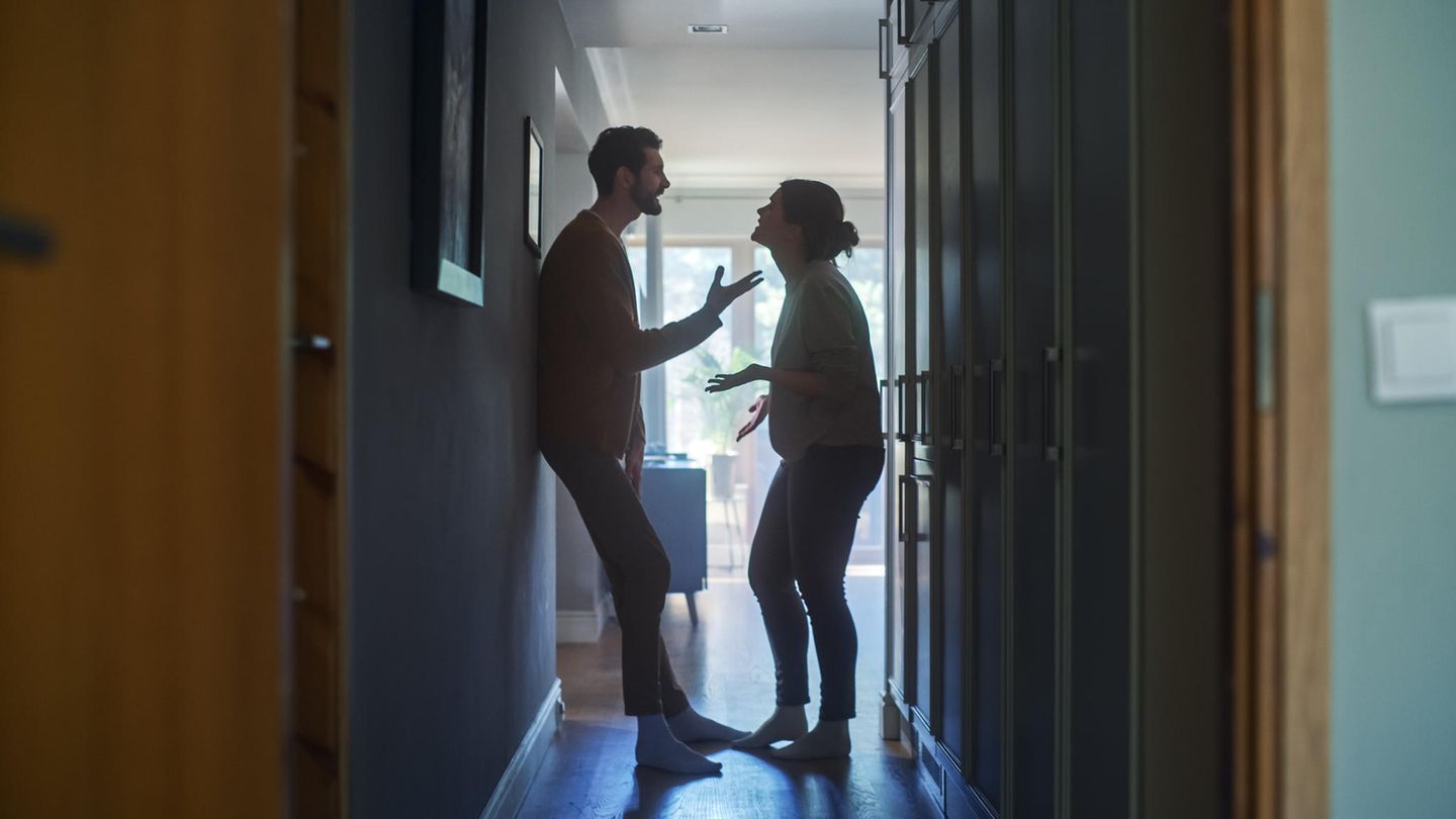 Frau und Mann streiten sich