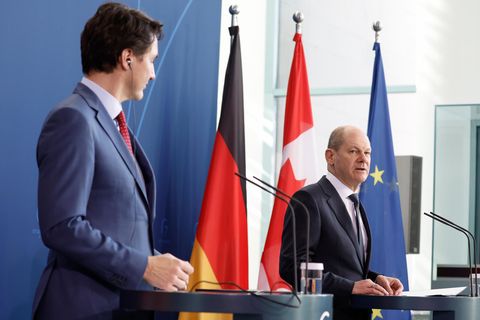 Bundeskanzler Olaf Scholz (r.) und Kanadas Premierminister Justin Trudeau