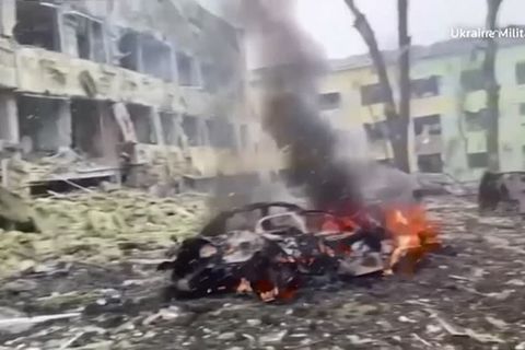 Ukraine-Krieg: Angriff auf Kinderkrankenhaus: Selenkij wirft Russland Völkermord vor